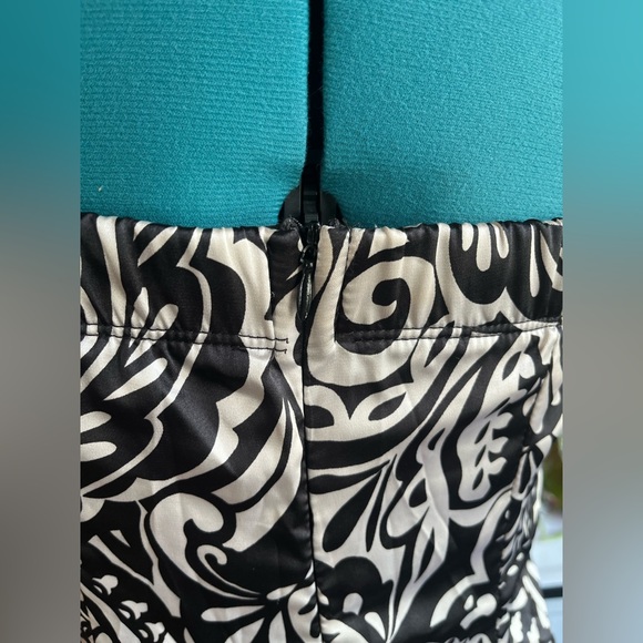 Black and white sateen party dress - Picture 4 of 8